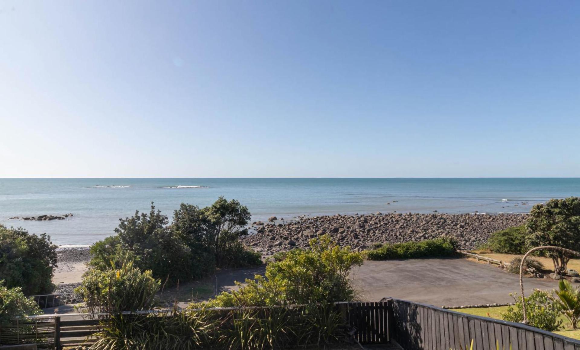 Beachfront Bliss On Wanaka Terrace Support Local Villa New Plymouth Eksteriør billede