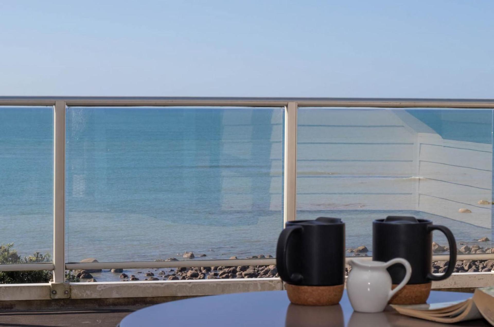 Beachfront Bliss On Wanaka Terrace Support Local Villa New Plymouth Eksteriør billede