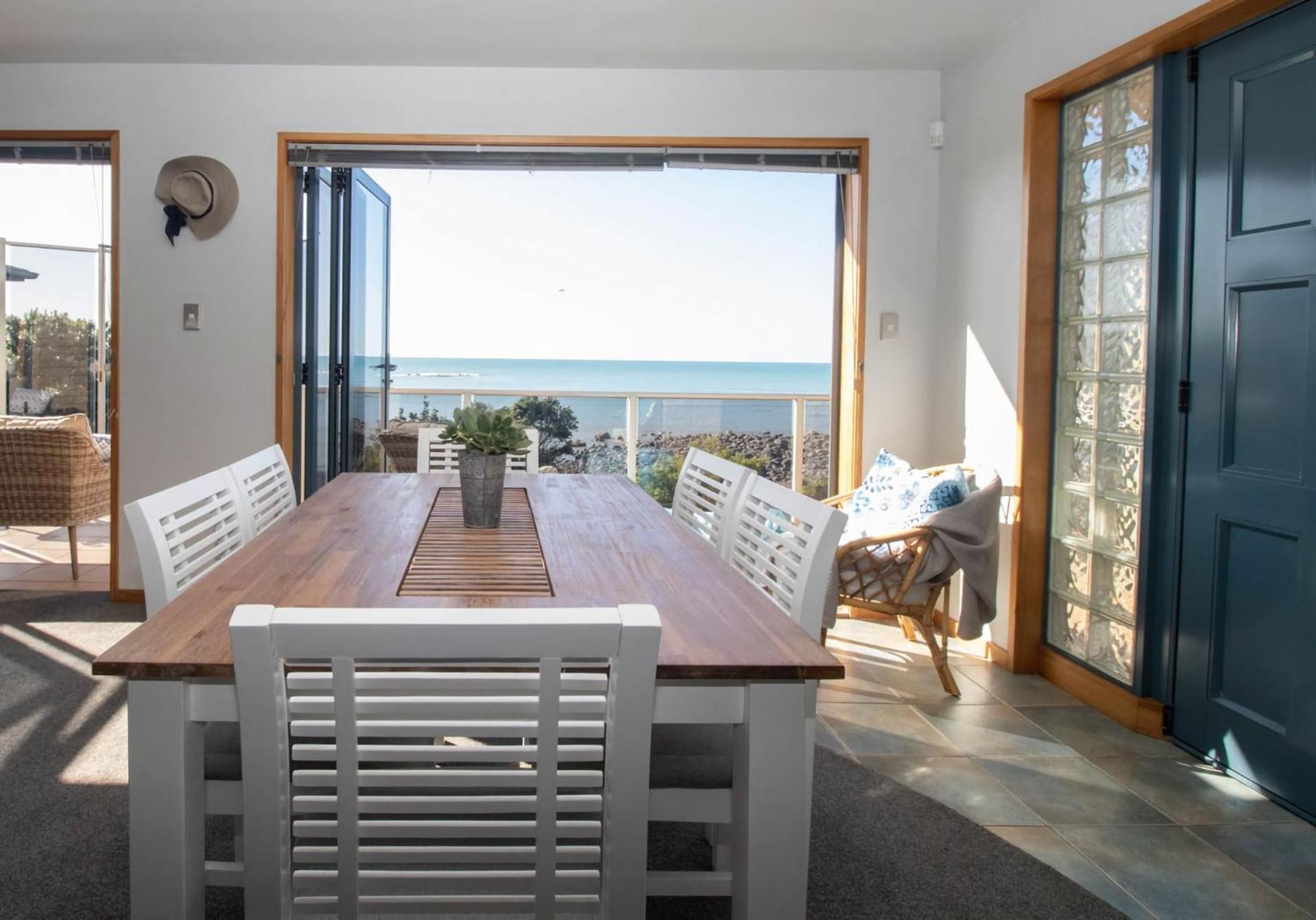 Beachfront Bliss On Wanaka Terrace Support Local Villa New Plymouth Eksteriør billede