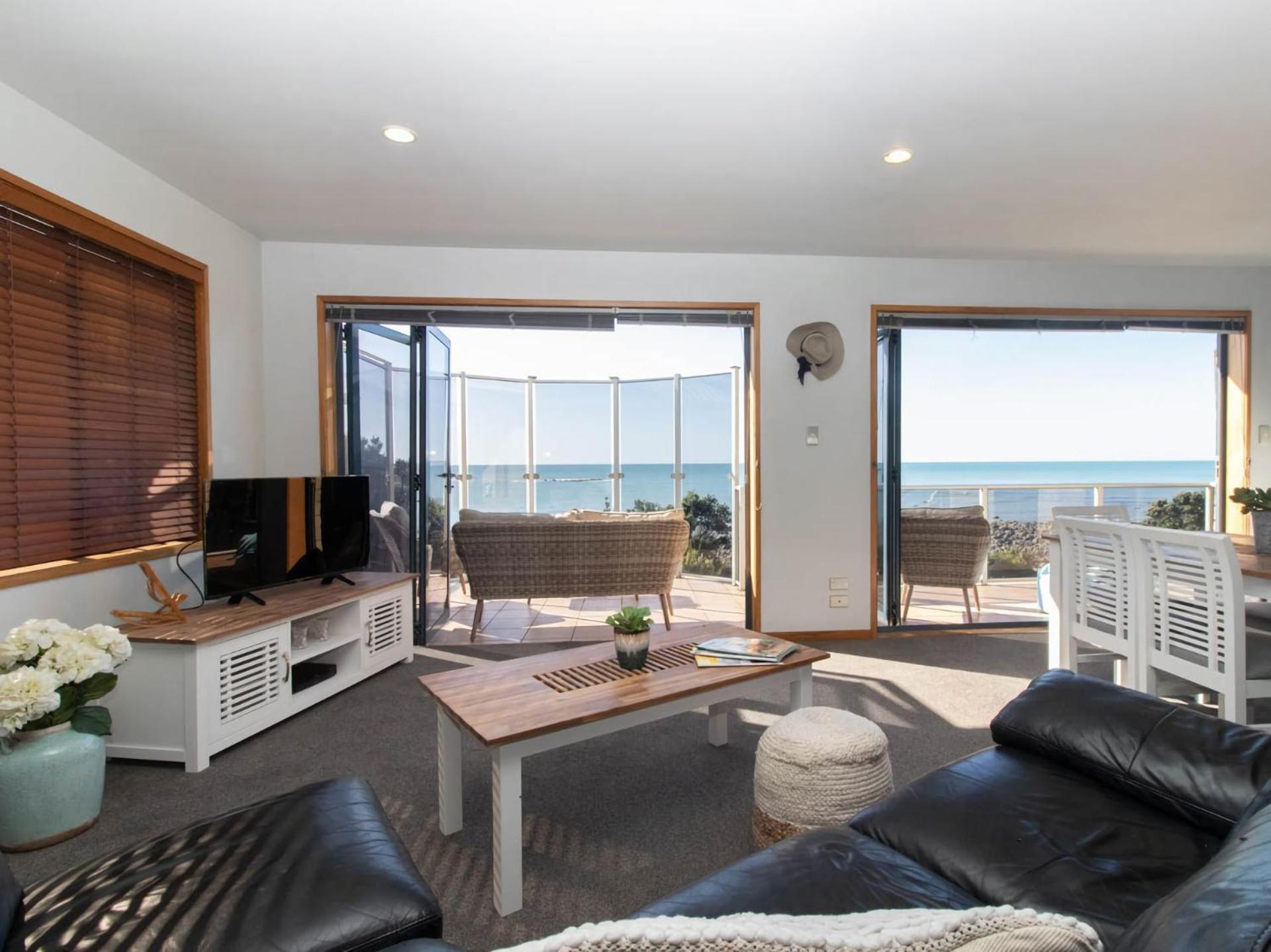Beachfront Bliss On Wanaka Terrace Support Local Villa New Plymouth Eksteriør billede